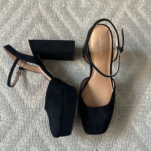 Marc Fisher platform sandals 7